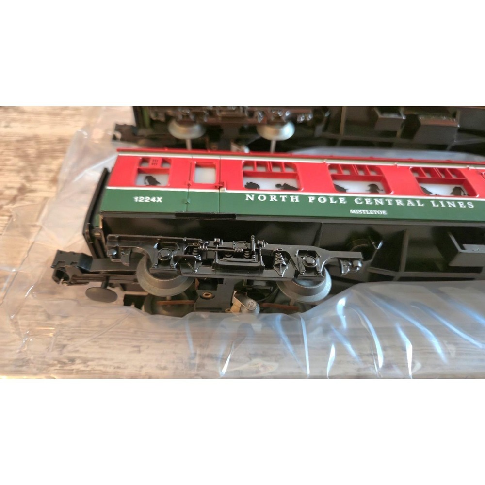 Lionel North Pole Central Victorian Christmas Passenger Cars 6-35250 - NIB - Picture 7 of 16